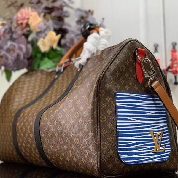 【原版皮】路易威登/LV Keepall 50旅行袋,Monogram Eclipse帆布包身搭配卷标和点缀Monogram图案的可拆卸拉链袋,机舱行李尺寸,内含充裕空间,与绅士优雅随行,款号:M56855