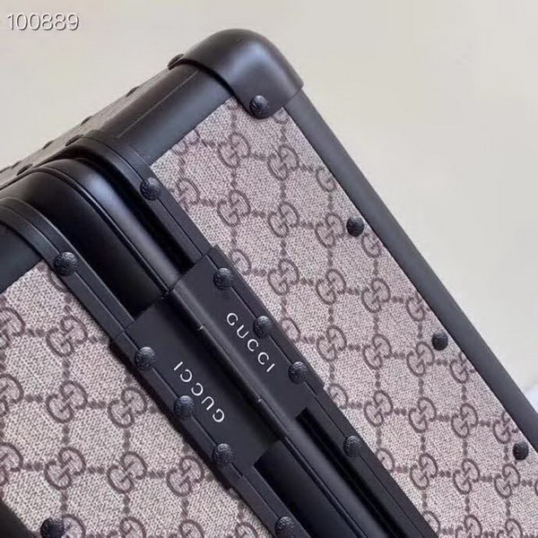 古驰/Gucci 旅行箱,釆用先进聚碳纤维工艺,高档大气的LOGO,独特设计理念,趣味横生,时尚潮流,复古风格与完美工艺,二者结合