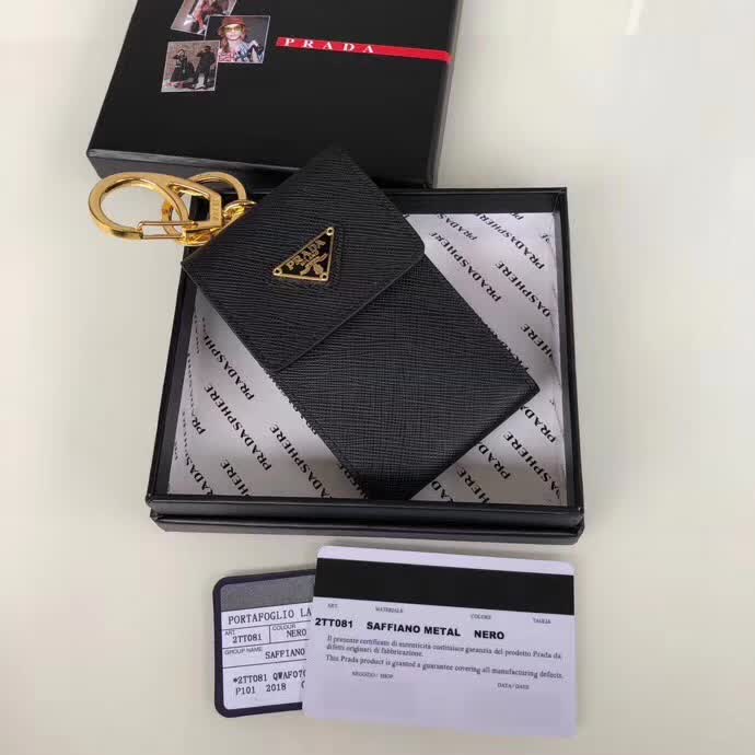 【原版皮】普拉达/Prada 钥匙包,车钥匙包,选用十字纹小牛皮镶嵌三角唛徽标,男女通用款,简单时尚,款号:1TT081
