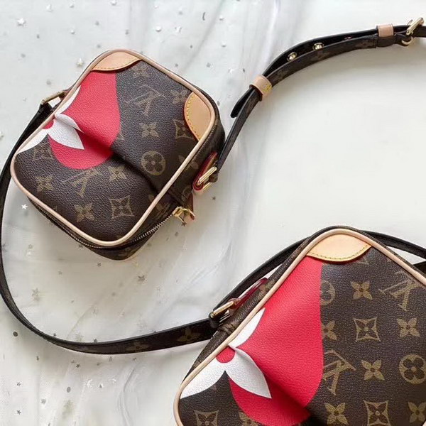【原版皮】路易威登/LV 二合一相机包,以扑克花样碰撞传奇Monogram花纹,给时空界限按下消除键,每个扑克牌面,都是时尚王牌,款号:M44398