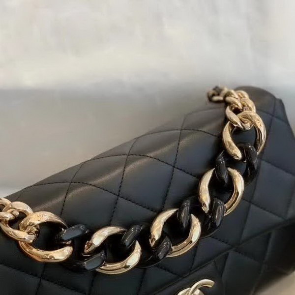 【原版皮】香奈儿/Chanel 亚克力手拎包,采用柔软细腻的进口小羊皮,经典菱格走线,单肩斜挎多用包,小香一直秉承简洁风格,低调奢华,也着实百搭,大号实用,小号俏皮:AS1354