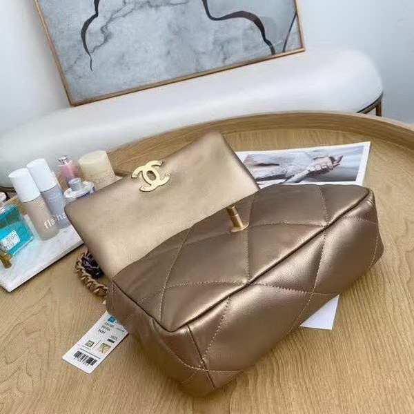【原版皮】香奈儿/Chanel 19 Bag系列口盖包,采用轻盈绵柔质感山羊皮结合大菱格设计元素,链条拼接古金,古银,亮银,款号:AS1160