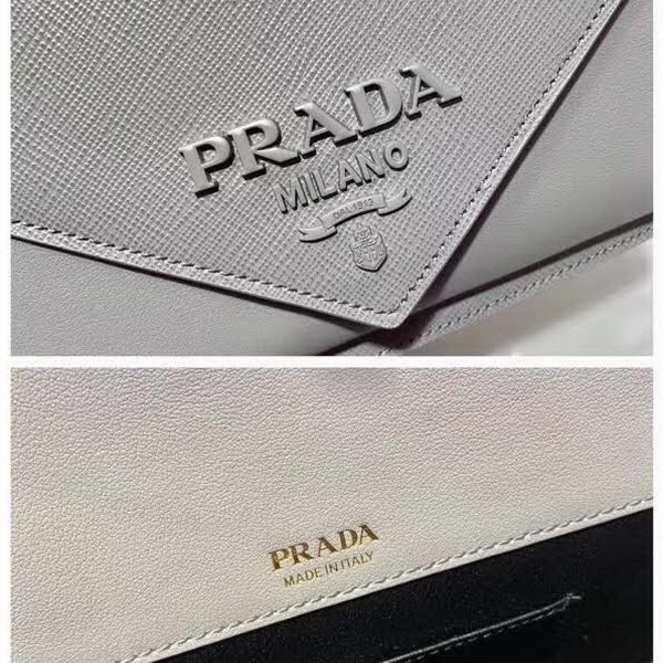 【原版皮】普拉达/Prada 肩背包,诠释精致的极简主义设计格调,一枚金属徽标点缀其上,昭示品牌身份,可拆卸可调式皮革肩带,又可当手包,内配可拆卸镜子,款号: 1BP020