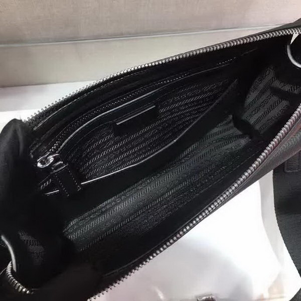 【原版皮】普拉达/Prada 男士斜跨包,采用小牛皮材质,又可当手包,一包当两包用,正面口袋,格层多多,时尚又大气,男士们值得入手,款号:2VH091