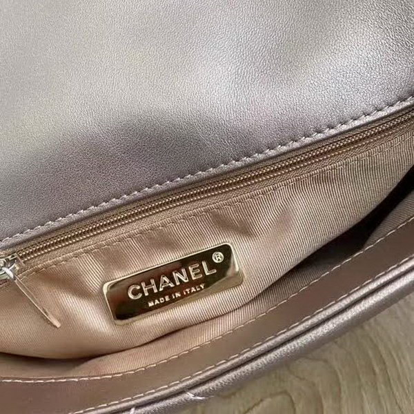 【原版皮】香奈儿/Chanel 19 Bag系列口盖包,采用轻盈绵柔质感山羊皮结合大菱格设计元素,链条拼接古金,古银,亮银,款号:AS1160