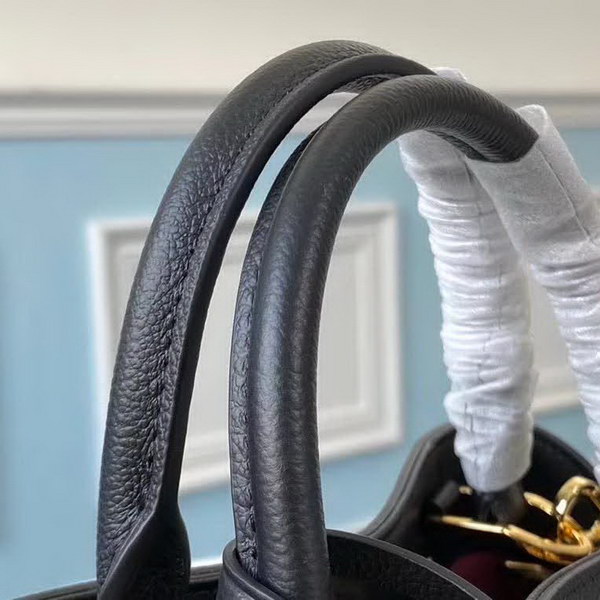 【原版皮】路易威登/LV Montaigne BB手袋,将Monogram图案先印染后压印于粒面皮革,与挺括线条相辅相成,有立体感的造型与精巧的内部设计,款号:M41053