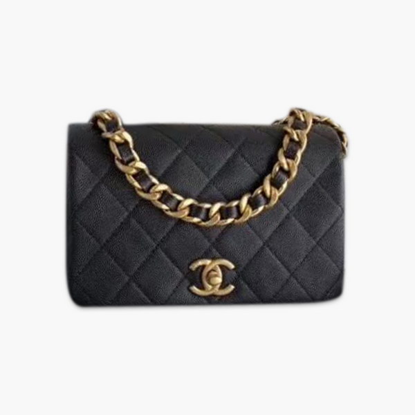 【原版皮】香奈儿/Chanel 新款口盖包,选用牛皮颗粒经过特殊工艺抛光,皮面略微亮闪闪,增加了耐磨度同时又超质感,经典的菱格纹设计,双C纽扣设计,19的皮穿金属粗链条,款号:AS1895