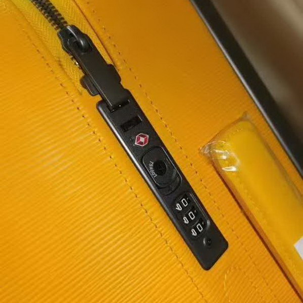 路易威登/LV 旅行箱,釆用经典水波纹系列,变色皮,铝制宽拉杆时尚大气,独特设计理念,时尚潮流,众多明星同款