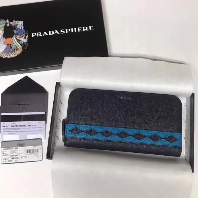 【原版皮】普拉达/Prada 拉链钱夹,选用十字纹牛皮裁制而成,饰以菱形拼色,精湛走线均匀整齐,油边顺滑,款号:2ML317