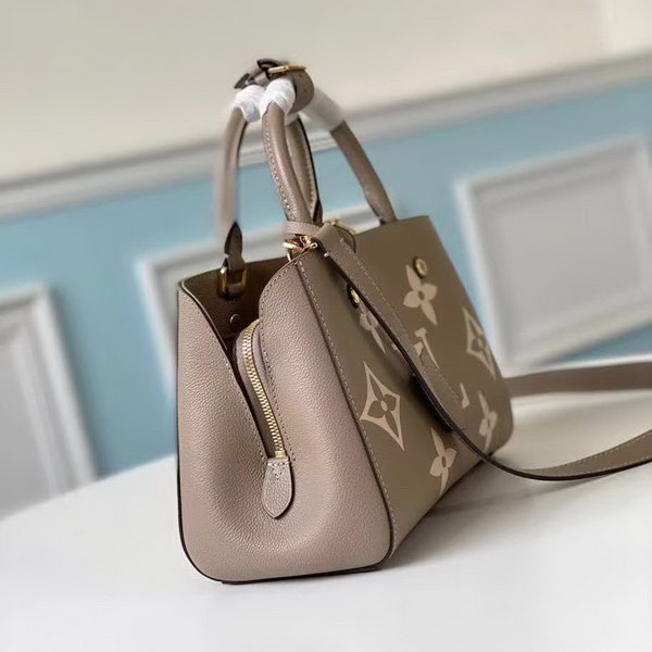 【原版皮】路易威登/LV Montaigne BB手袋,将Monogram图案先印染后压印于粒面皮革,与挺括线条相辅相成,有立体感的造型与精巧的内部设计,款号:M45489