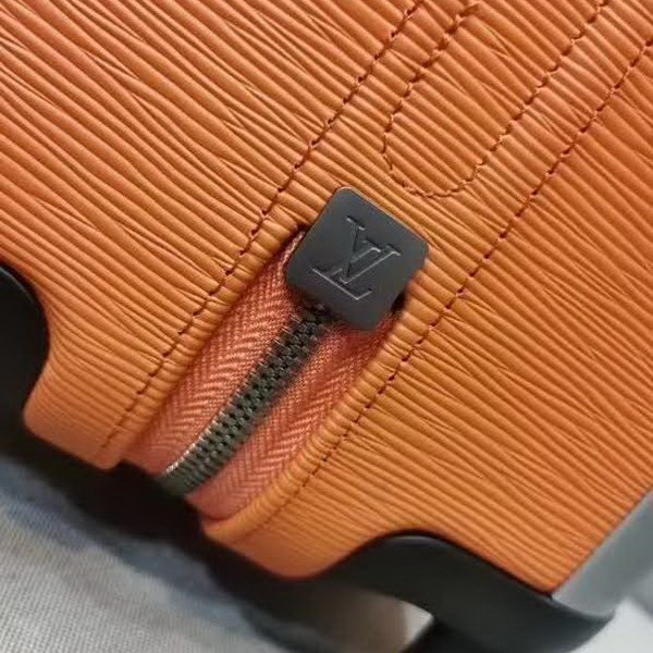 路易威登/LV 旅行箱,釆用经典水波纹系列,变色皮,铝制宽拉杆时尚大气,独特设计理念,时尚潮流,众多明星同款