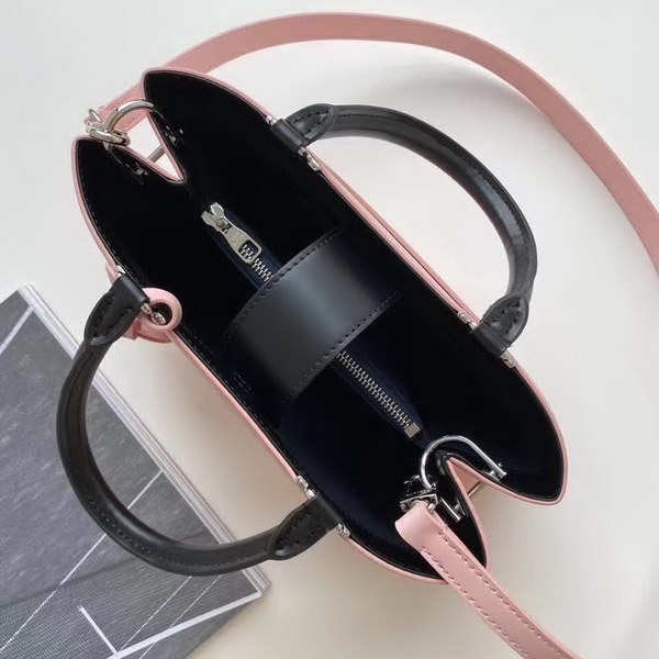 【原版皮】路易威登/LV 手袋,以Taurillon皮革勾勒挺括构型袋身,顶部手柄实现优雅手提,可拆卸肩带方便斜挎,款号:M51333