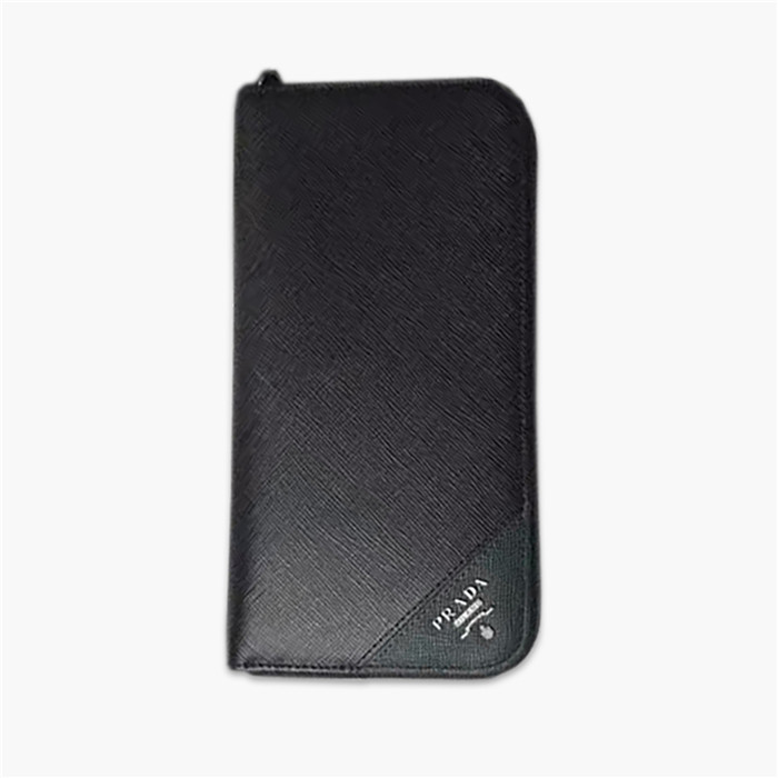 【原版皮】普拉达/Prada 拉链钱夹,选用十字纹小牛皮裁制而成,边角点缀三角散字徽标,经典之作,简单时尚,款号:2ML317