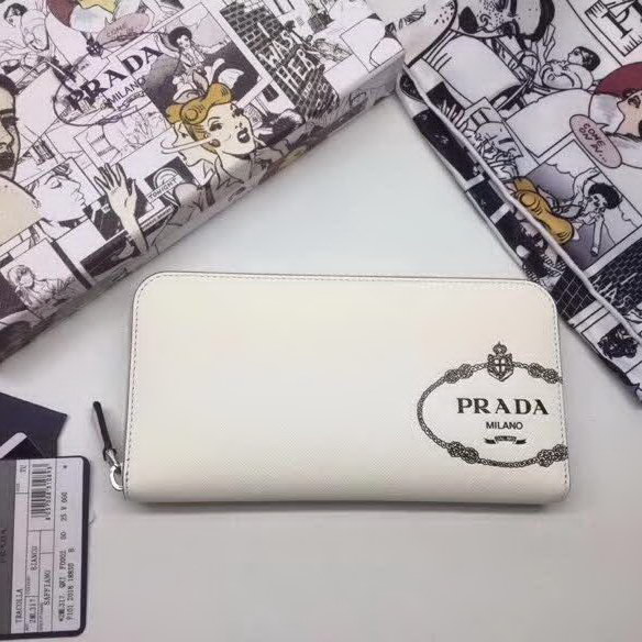 【原版皮】普拉达/Prada 拉链钱夹,选用十字纹牛皮裁制而成,饰以黑色经典丝印徽标,风格优雅简约,款号:2ML317