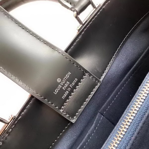 【原版皮】路易威登/LV 手袋,以Taurillon皮革勾勒挺括构型袋身,顶部手柄实现优雅手提,可拆卸肩带方便斜挎,款号:M51333