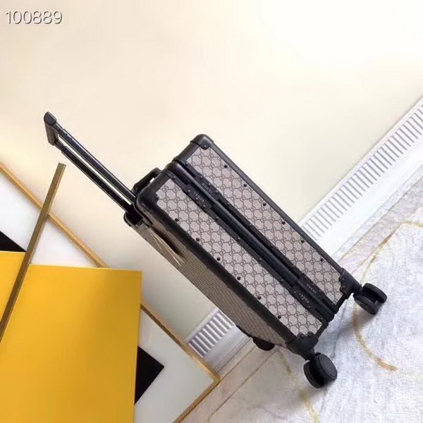 古驰/Gucci 旅行箱,釆用先进聚碳纤维工艺,高档大气的LOGO,独特设计理念,趣味横生,时尚潮流,复古风格与完美工艺,二者结合