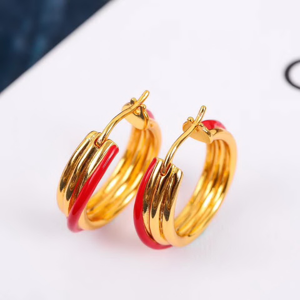 20秋季最新专柜款-Celine最新爆款系列红边金色圈圈耳环，满足你的各种场合搭配，一百万个推荐