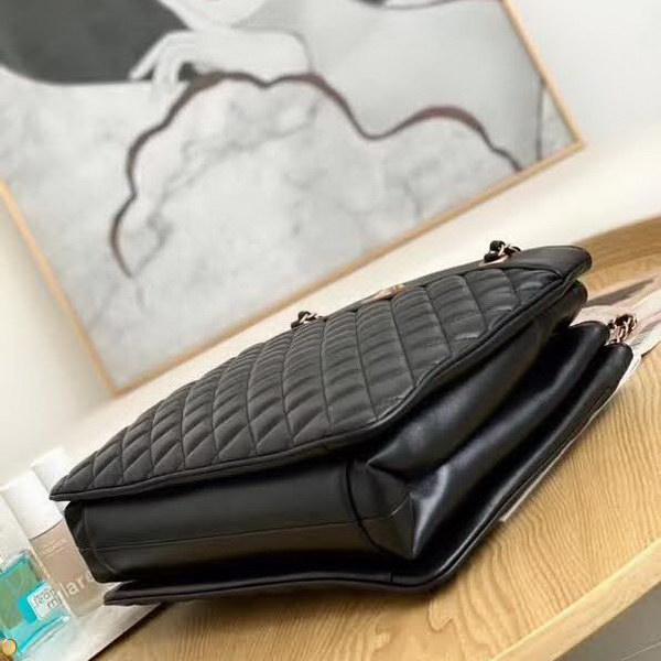 【原版皮】香奈儿/Chanel 购物袋,明星贵妇们的最佳新宠,小香棱格概念,皮链袋,双C标志,一眼钟情,采用进口小羊皮,柔软细腻,皮质独特,纹络更显高档质感,款号:57030