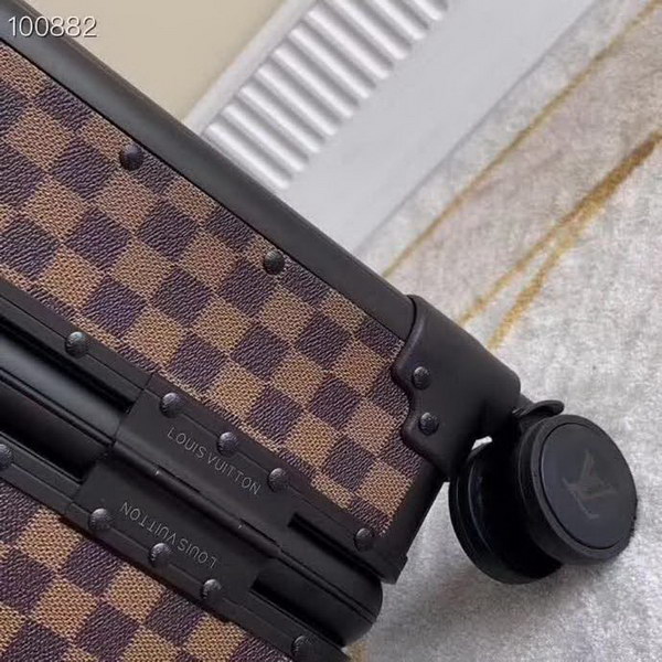 路易威登/LV 旅行箱,釆用高端PVC面料,耐磨,高档大气的LOGO,独特设计理念,趣味横生,时尚潮流,复古风格与完美工艺,二者结合