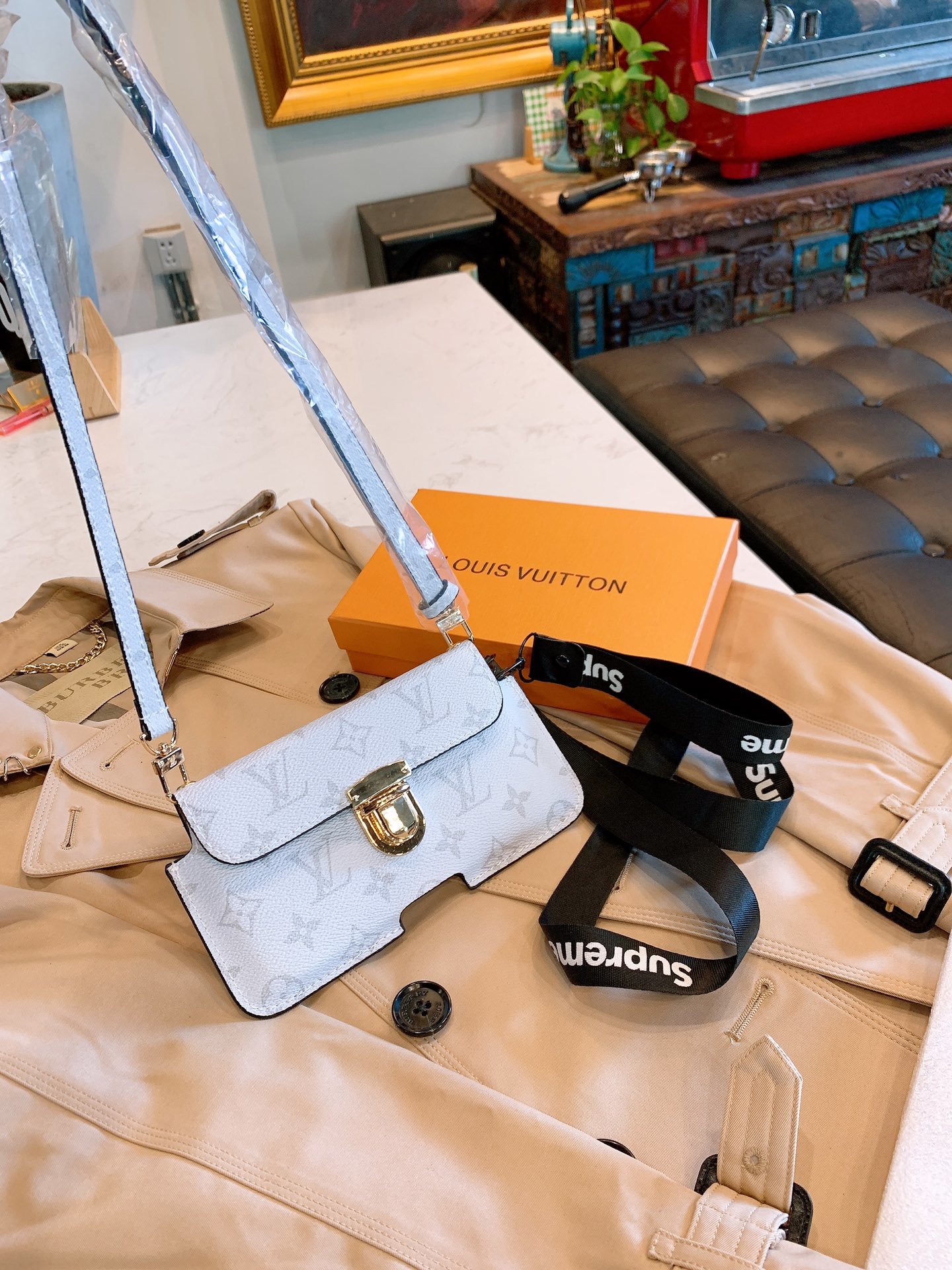 LOUIS VUITTON LB0012005020113 size: 18cm