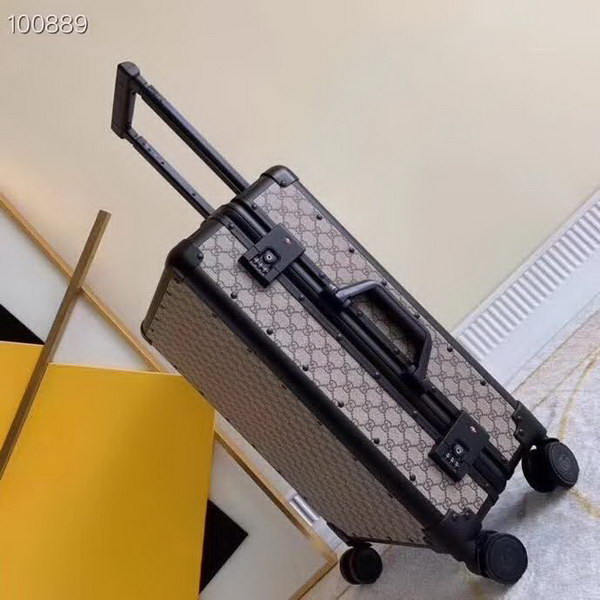 古驰/Gucci 旅行箱,釆用先进聚碳纤维工艺,高档大气的LOGO,独特设计理念,趣味横生,时尚潮流,复古风格与完美工艺,二者结合