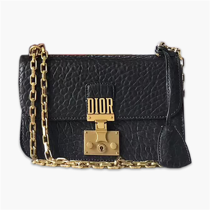 【原版皮】迪奥/Dior 链条包,选用大象纹小牛皮裁制而成,饰以精致又摩登复古品牌标识锁扣,很有年代感,搭配链条肩带,真是perfect,款号:M5816