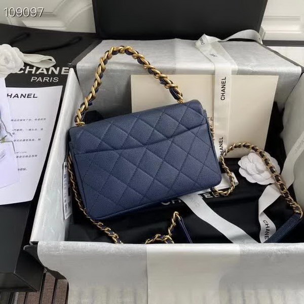 【原版皮】香奈儿/Chanel 新款口盖包,选用牛皮颗粒经过特殊工艺抛光,皮面略微亮闪闪,增加了耐磨度同时又超质感,经典的菱格纹设计,双C纽扣设计,19的皮穿金属粗链条,款号:AS1895