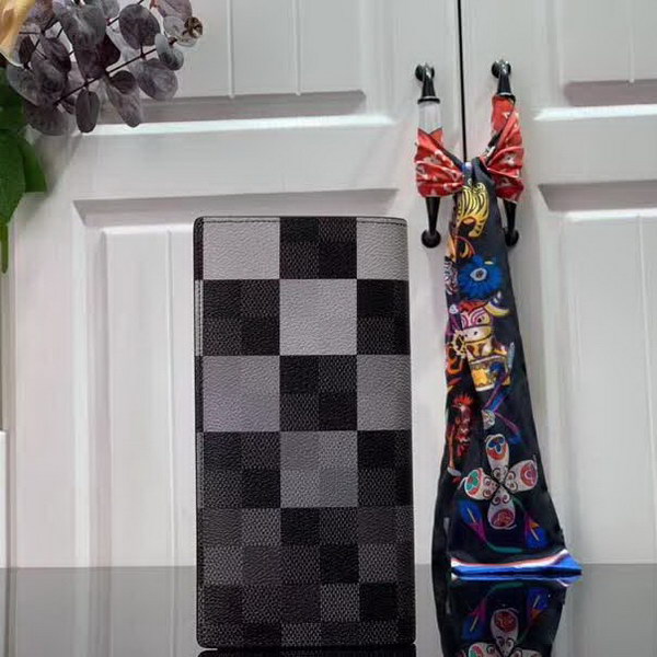 【原版皮】路易威登/LV 大格BRAZZA 钱夹,由Damier Graphite Pixel涂层帆布制成,以像素形式演绎经典Damier棋盘格图案,凸显未来感,集各种口袋、隔层与信用卡槽于一身,时尚便利,款号:N66540