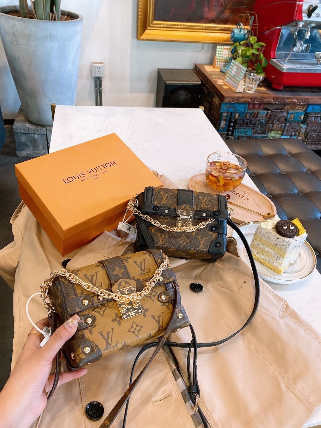 LOUIS VUITTON LB0612005020103 size: 17x12cm