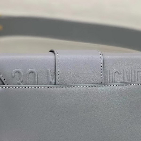 【原版皮】迪奥/Dior 30Montaigne Mini Box全皮系列,极简,高级的,带着随性的慵懒感觉,虽然说是小号,容量也是很能打的,上身无敌好看,款号:M9204