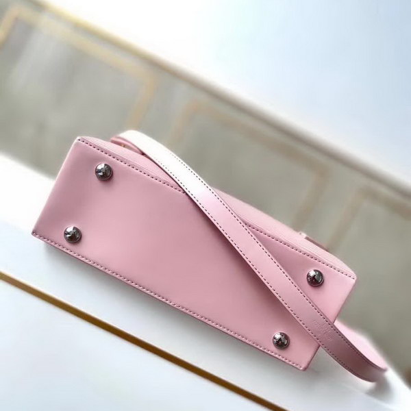 【原版皮】路易威登/LV 手袋,以Taurillon皮革勾勒挺括构型袋身,顶部手柄实现优雅手提,可拆卸肩带方便斜挎,款号:M51333