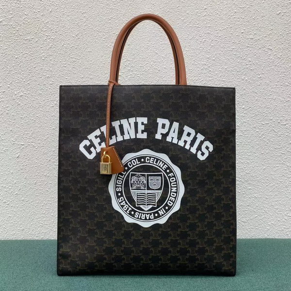 【原版皮】赛琳/Celine 老花系托特包,TRIOMPHE帆布混搭羊皮,整个包以凯旋门标志为主,包边以棕色为主围绕开口,焦糖棕色搭配老花添加了复古元素,款号:190172