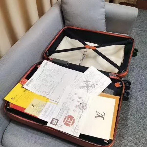 路易威登/LV 旅行箱,釆用经典水波纹系列,变色皮,铝制宽拉杆时尚大气,独特设计理念,时尚潮流,众多明星同款