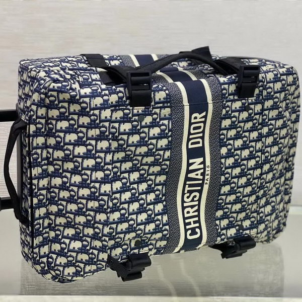 【原版皮】迪奥/Dior oblique 旅行箱,经典特制oblique老花布料自带高级感,因为是特制面料 所以箱子很轻,面料不会皱皱的哦,尺寸符合国际登机标准,容量颜值通通在线