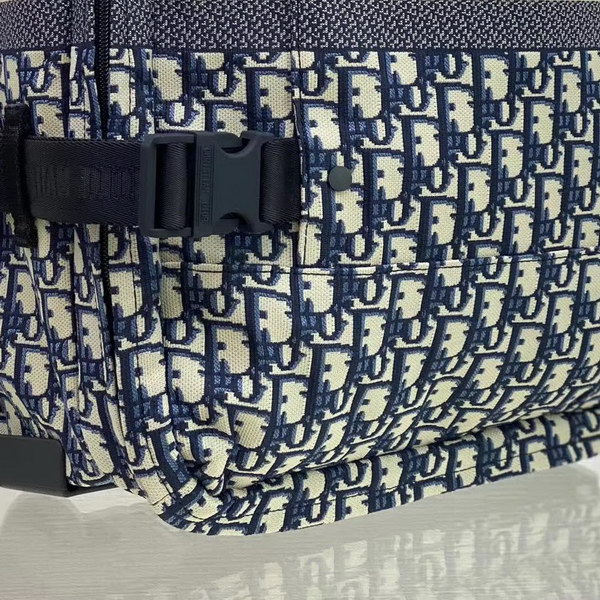 【原版皮】迪奥/Dior oblique 旅行箱,经典特制oblique老花布料自带高级感,因为是特制面料 所以箱子很轻,面料不会皱皱的哦,尺寸符合国际登机标准,容量颜值通通在线