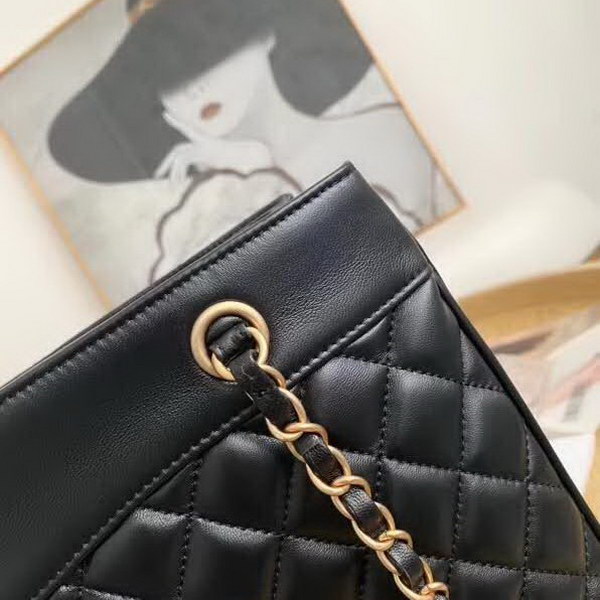 【原版皮】香奈儿/Chanel 购物袋,明星贵妇们的最佳新宠,小香棱格概念,皮链袋,双C标志,一眼钟情,采用进口小羊皮,柔软细腻,皮质独特,纹络更显高档质感,款号:57030