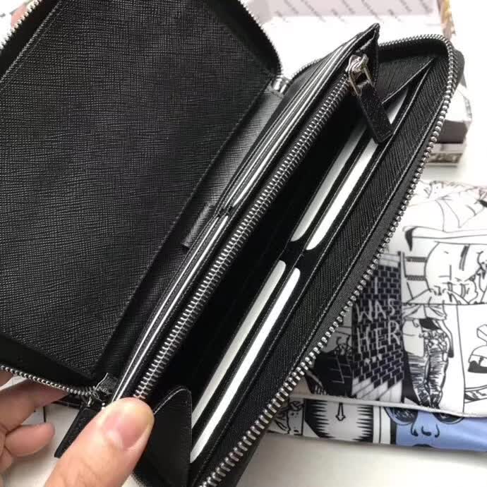 【原版皮】普拉达/Prada 拉链钱夹,选用十字纹小牛皮镶嵌彩带鳄鱼纹裁制而成,经典之作,简单时尚,款号:2ML188