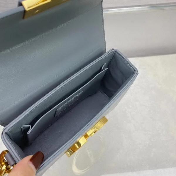 【原版皮】迪奥/Dior 30Montaigne Mini Box全皮系列,极简,高级的,带着随性的慵懒感觉,虽然说是小号,容量也是很能打的,上身无敌好看,款号:M9204