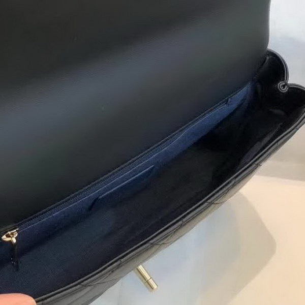 【原版皮】香奈儿/Chanel 亚克力手拎包,采用柔软细腻的进口小羊皮,经典菱格走线,单肩斜挎多用包,小香一直秉承简洁风格,低调奢华,也着实百搭,大号实用,小号俏皮:AS1354