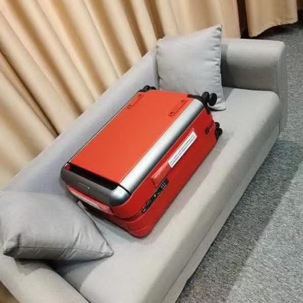 路易威登/LV 旅行箱,釆用经典水波纹系列,变色皮,铝制宽拉杆时尚大气,独特设计理念,时尚潮流,众多明星同款