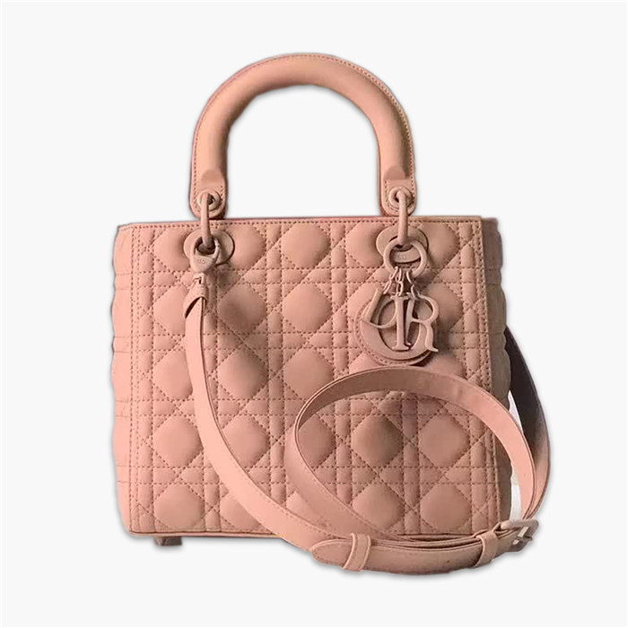 【原版皮】迪奥/Dior 戴妃包,磨砂系列,选用小牛皮绗缝藤格纹,饰有 Ultra matte 饰面金属配饰
