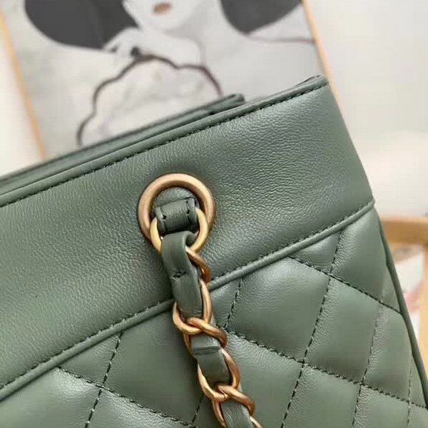 【原版皮】香奈儿/Chanel 购物袋,明星贵妇们的最佳新宠,小香棱格概念,皮链袋,双C标志,一眼钟情,采用进口小羊皮,柔软细腻,皮质独特,纹络更显高档质感,款号:57030