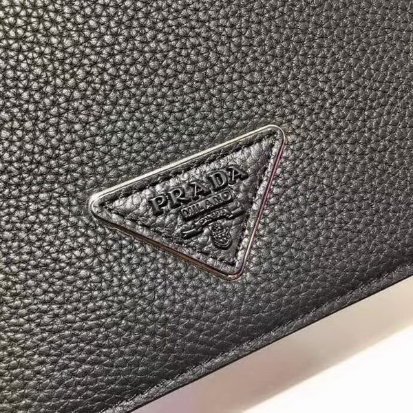 【原版皮】普拉达/Prada 男士斜跨包,采用进口小牛皮材质,外部三角形徽标,简约又大气,男士们的最爱,款号:2VD012