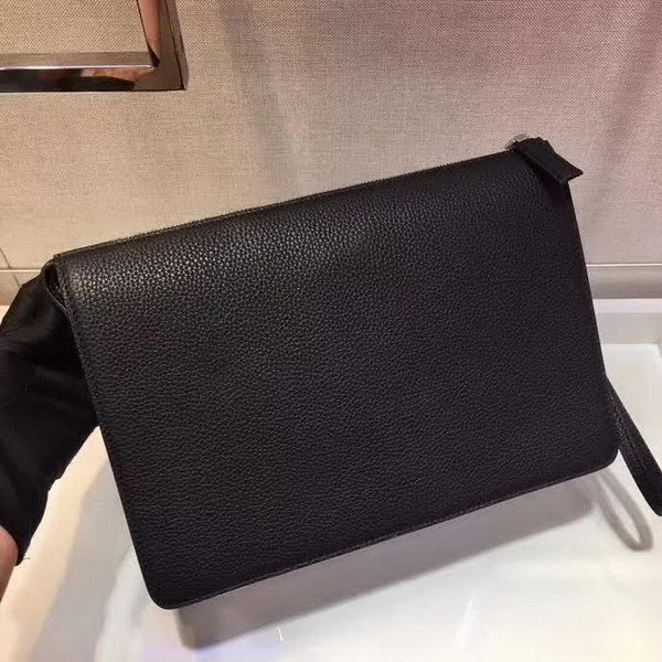 【原版皮】普拉达/Prada 男士手包,采用小牛皮材质,充分呈现充满现代感和阳刚之气的迷人魅力,颇具功能性,非常实用,款号:2VF018