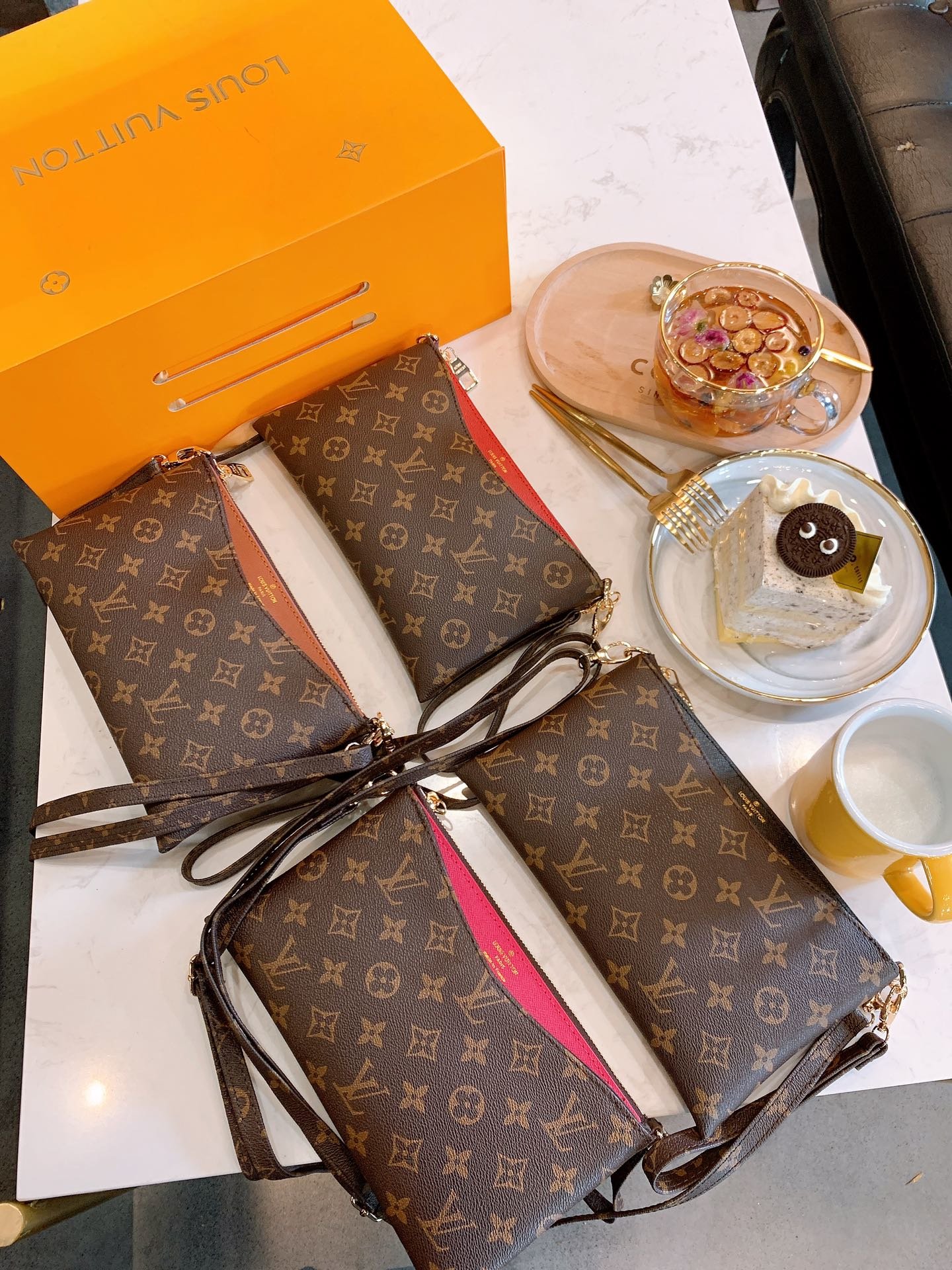 LOUIS VUITTON LB0012005020107 size: 20cm