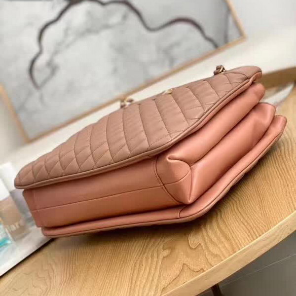 【原版皮】香奈儿/Chanel 购物袋,明星贵妇们的最佳新宠,小香棱格概念,皮链袋,双C标志,一眼钟情,采用进口小羊皮,柔软细腻,皮质独特,纹络更显高档质感,款号:57030