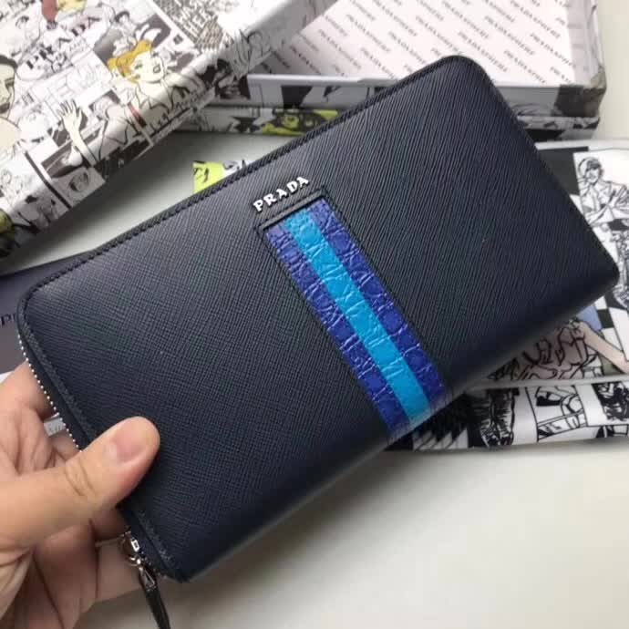【原版皮】普拉达/Prada 拉链钱夹,选用十字纹小牛皮镶嵌彩带鳄鱼纹裁制而成,经典之作,简单时尚,款号:2ML188