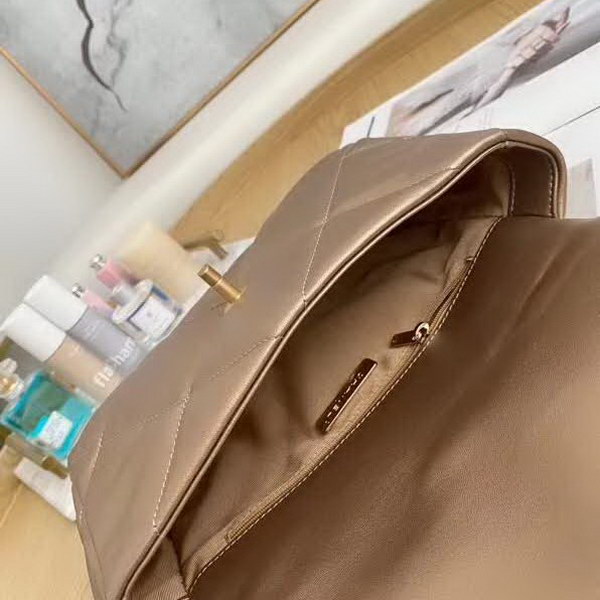 【原版皮】香奈儿/Chanel 19 Bag系列口盖包,采用轻盈绵柔质感山羊皮结合大菱格设计元素,链条拼接古金,古银,亮银,款号:AS1160