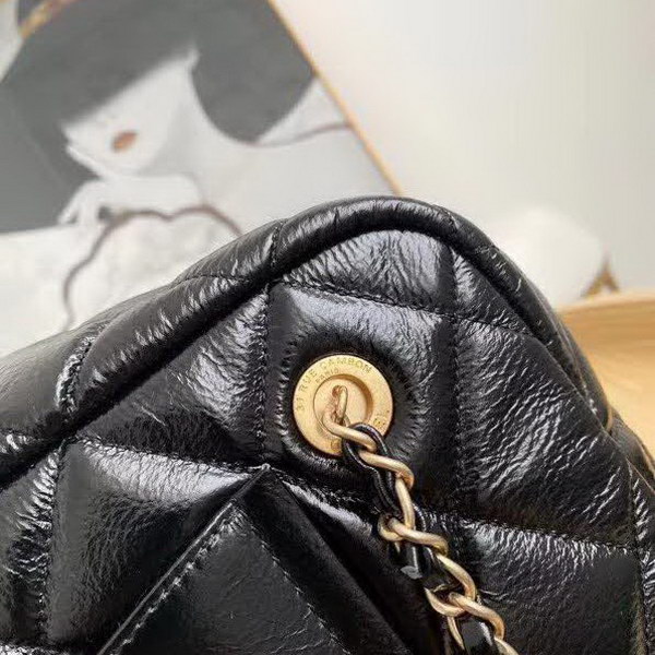 【原版皮】香奈儿/Chanel 保龄球购物袋,简直是一款完美百搭包,采用进口皱纹牛皮,超级柔软细腻,皮质独特,纹络更显高档质感,款号:AS8315