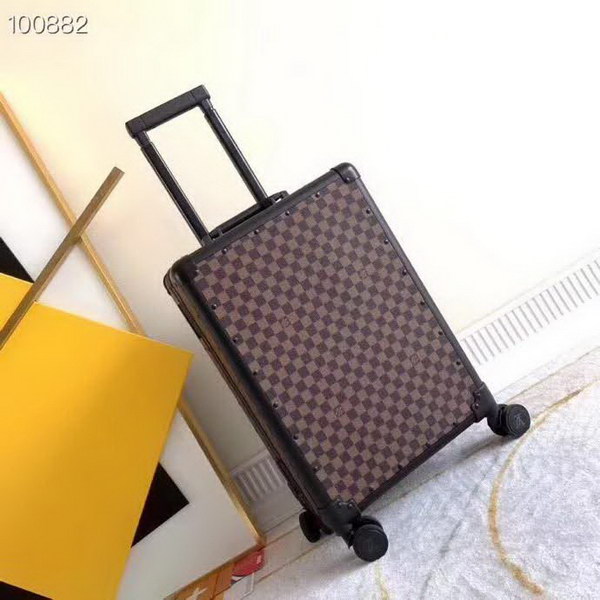路易威登/LV 旅行箱,釆用高端PVC面料,耐磨,高档大气的LOGO,独特设计理念,趣味横生,时尚潮流,复古风格与完美工艺,二者结合